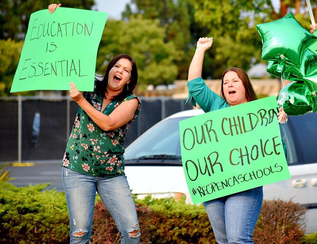 090820 open school rally 002